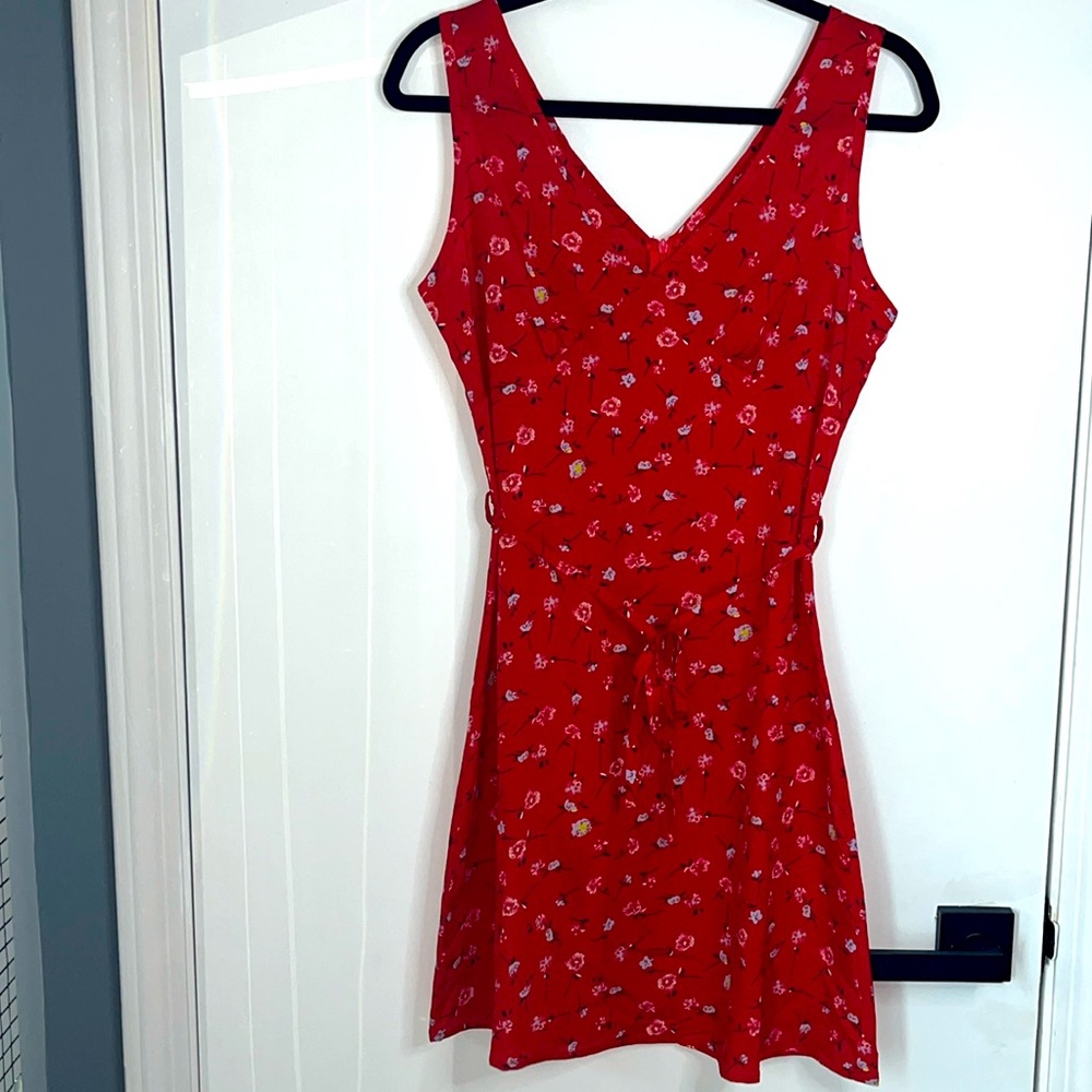 Red Floral V-Neck Sleeveless Dress